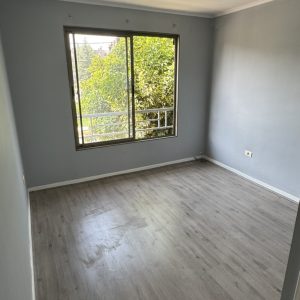 Venta casa 2 niveles con patio y estacionamiento – Quilicura full