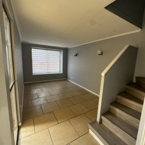 Venta casa 2 niveles con patio y estacionamiento – Quilicura full