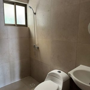 Hermosa Casa en condominio con terraza – Peñaflor full