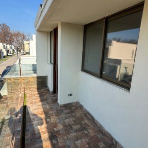 Hermosa Casa en condominio con terraza – Peñaflor full