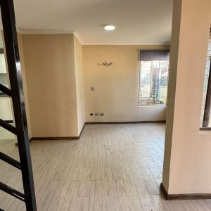Hermosa Casa en condominio con terraza – Peñaflor full