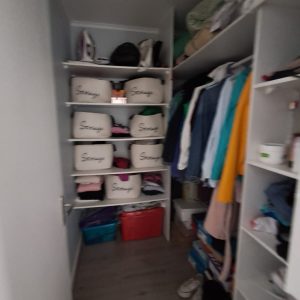 Venta casa 2 niveles con patio y estacionamiento – Quilicura full