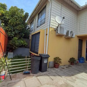 Venta casa 2 niveles con patio y estacionamiento – Quilicura full