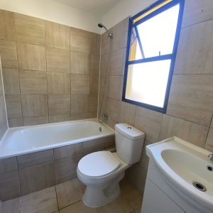 Venta hermosa casa de 2 pisos remodelada en Linderos – Buin full