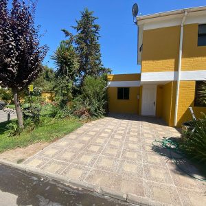 Venta hermosa casa de 2 pisos remodelada en Linderos – Buin full