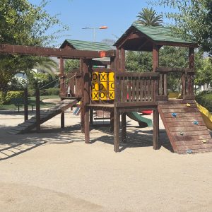 Amplia casa en condominio consolidado con piscina y quincho – Linderos, Buin full