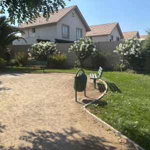 Amplia casa en condominio consolidado con piscina y quincho – Linderos, Buin full