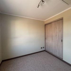 Amplia casa en condominio consolidado con piscina y quincho – Linderos, Buin full